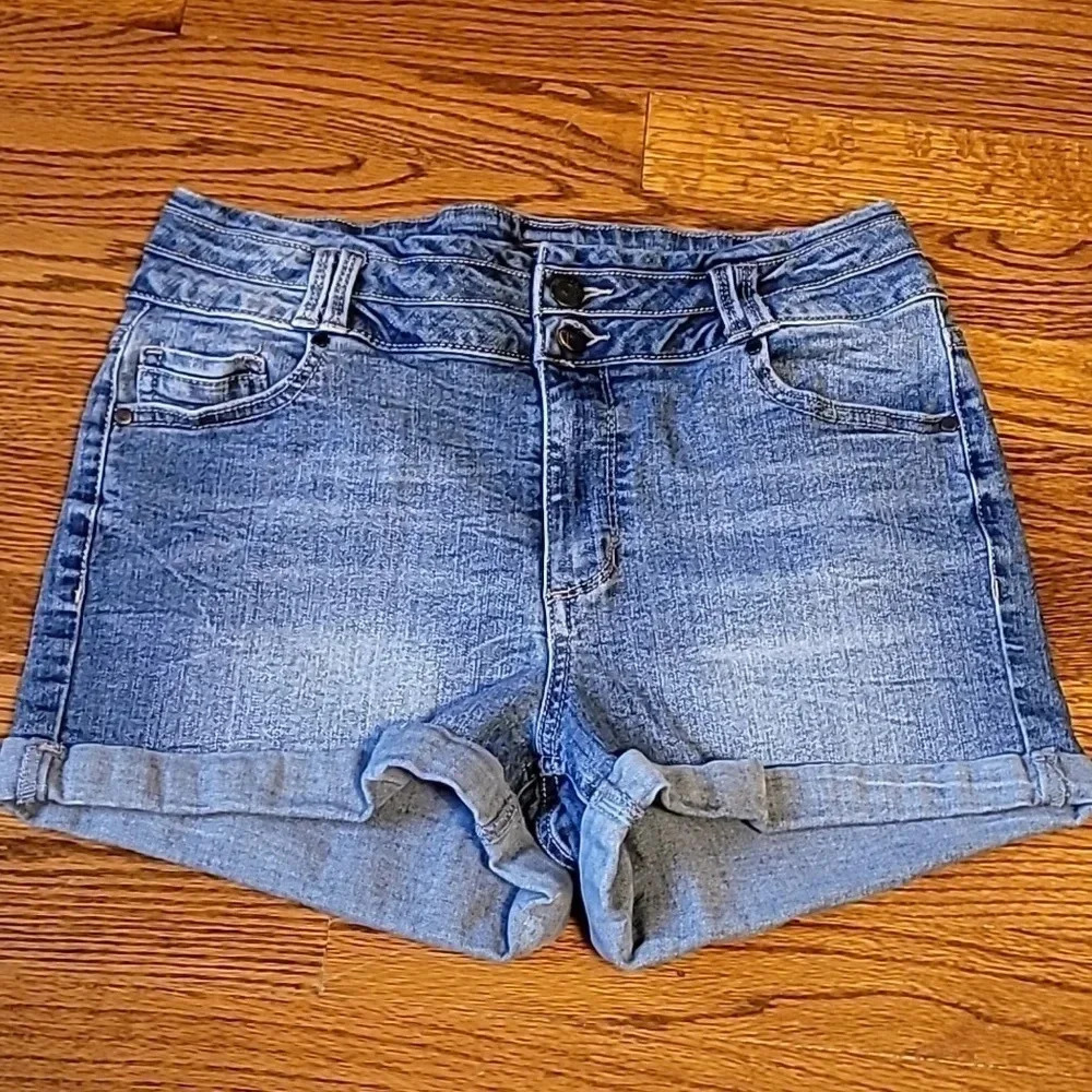 Double Button Jean Shorts